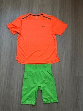 TENTH Women’s Athletic Workout Set Size L Orange Top Green Biker Shorts